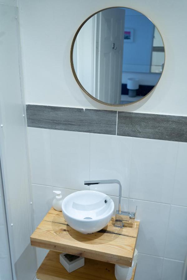 Ocean Breeze Rooms Brighton ภายนอก รูปภาพ