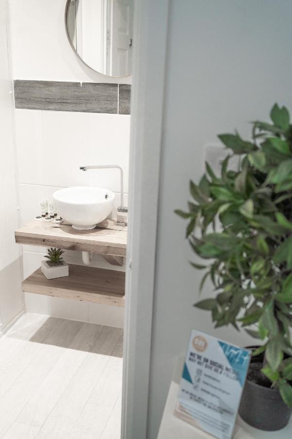 Ocean Breeze Rooms Brighton ภายนอก รูปภาพ